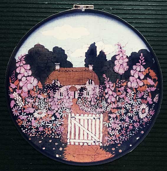 Cottage-Gdn-hanging